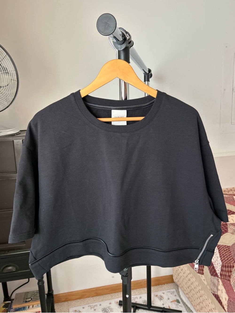 Varley Fenton Short Sleeve Cropped Sweatshirt Black Large
